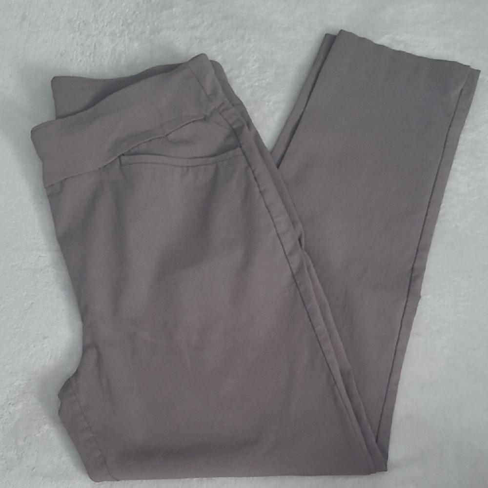 Chicos Perfect Stretch Pull On Pants US 8 10 Brown Straight Leg Mid Rise Travel